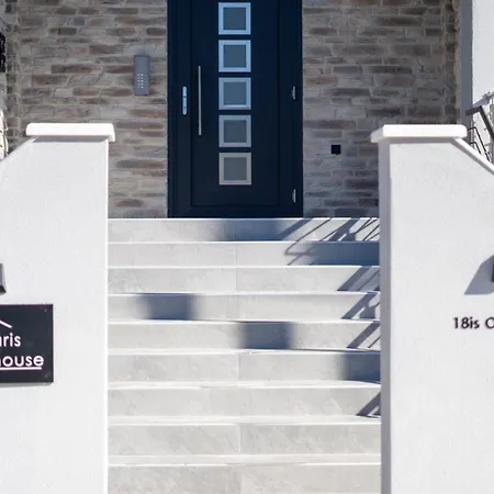 Tsikaris Boutique דירה *